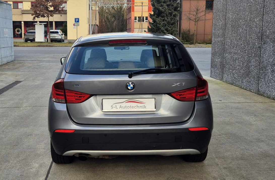 BMW X1 sDrive 18i Steptronic-image-5
