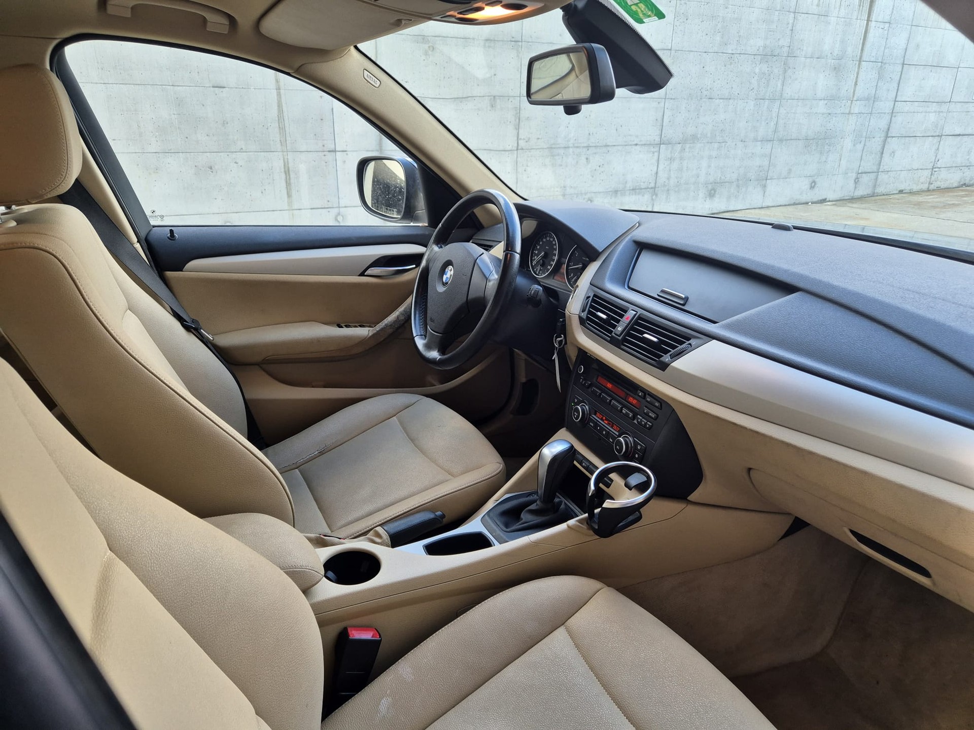 BMW X1 sDrive 18i Steptronic-image-9
