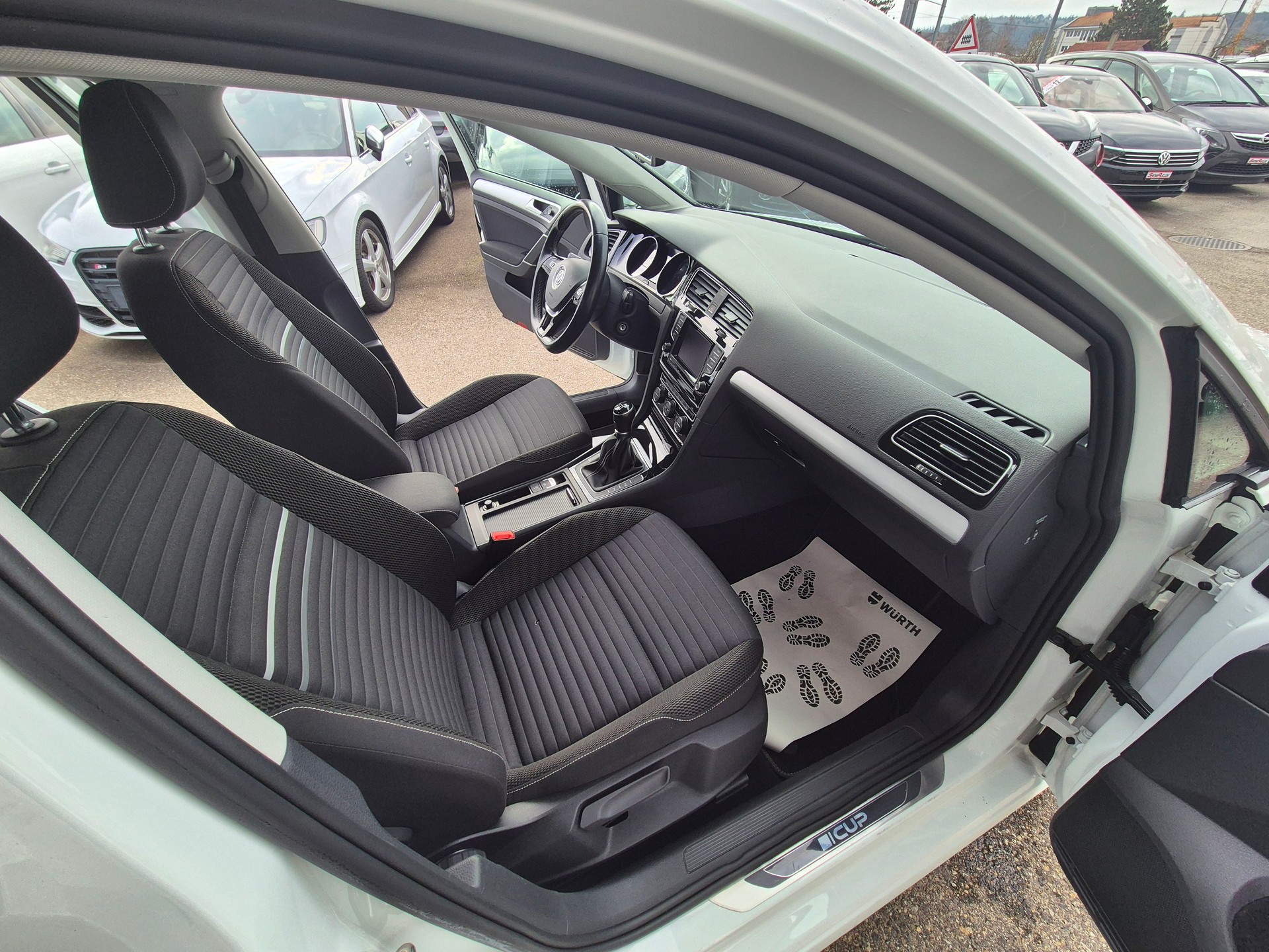 VW Golf 1.2 TSI Cup-image-6