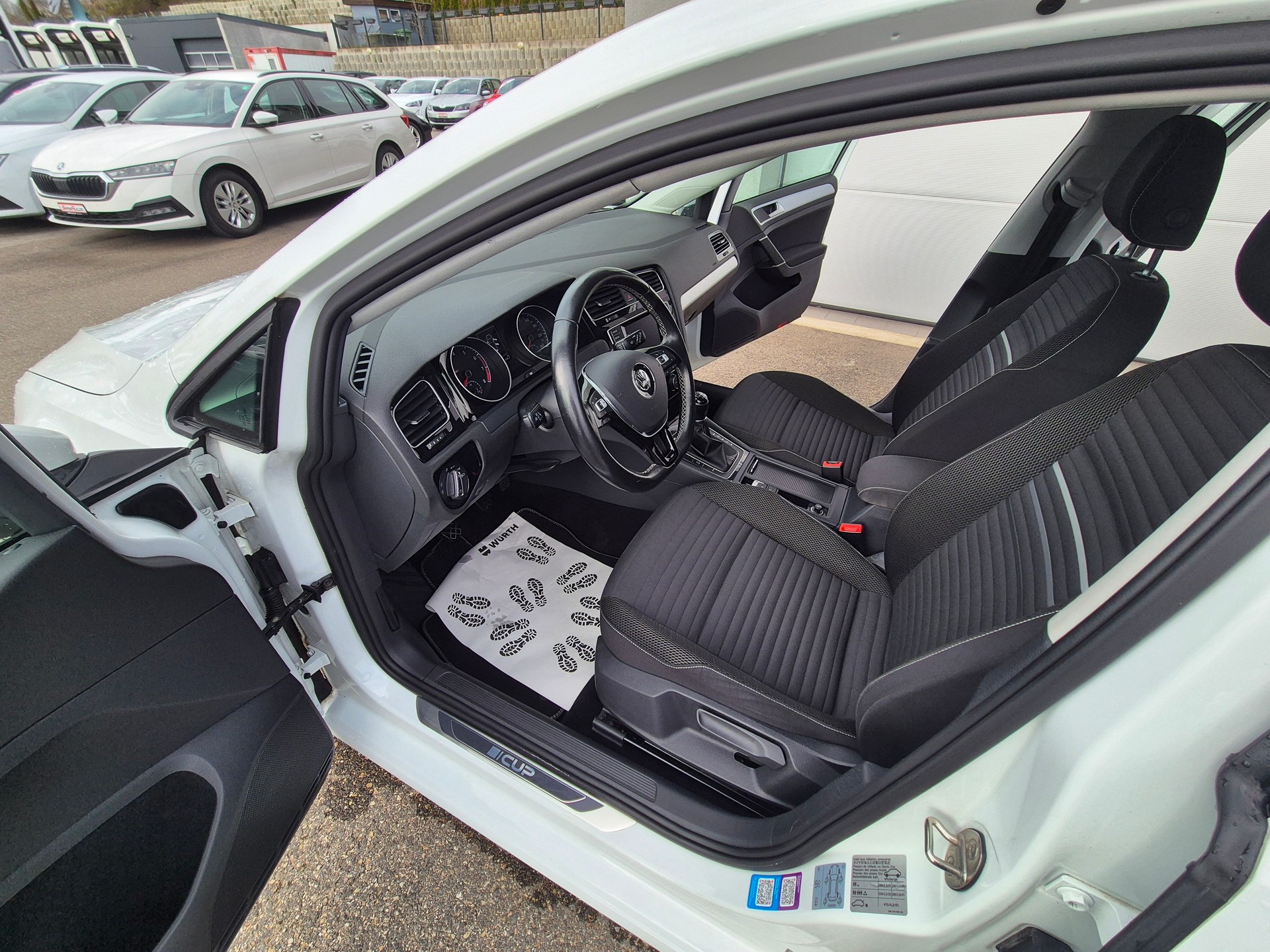 VW Golf 1.2 TSI Cup-image-5