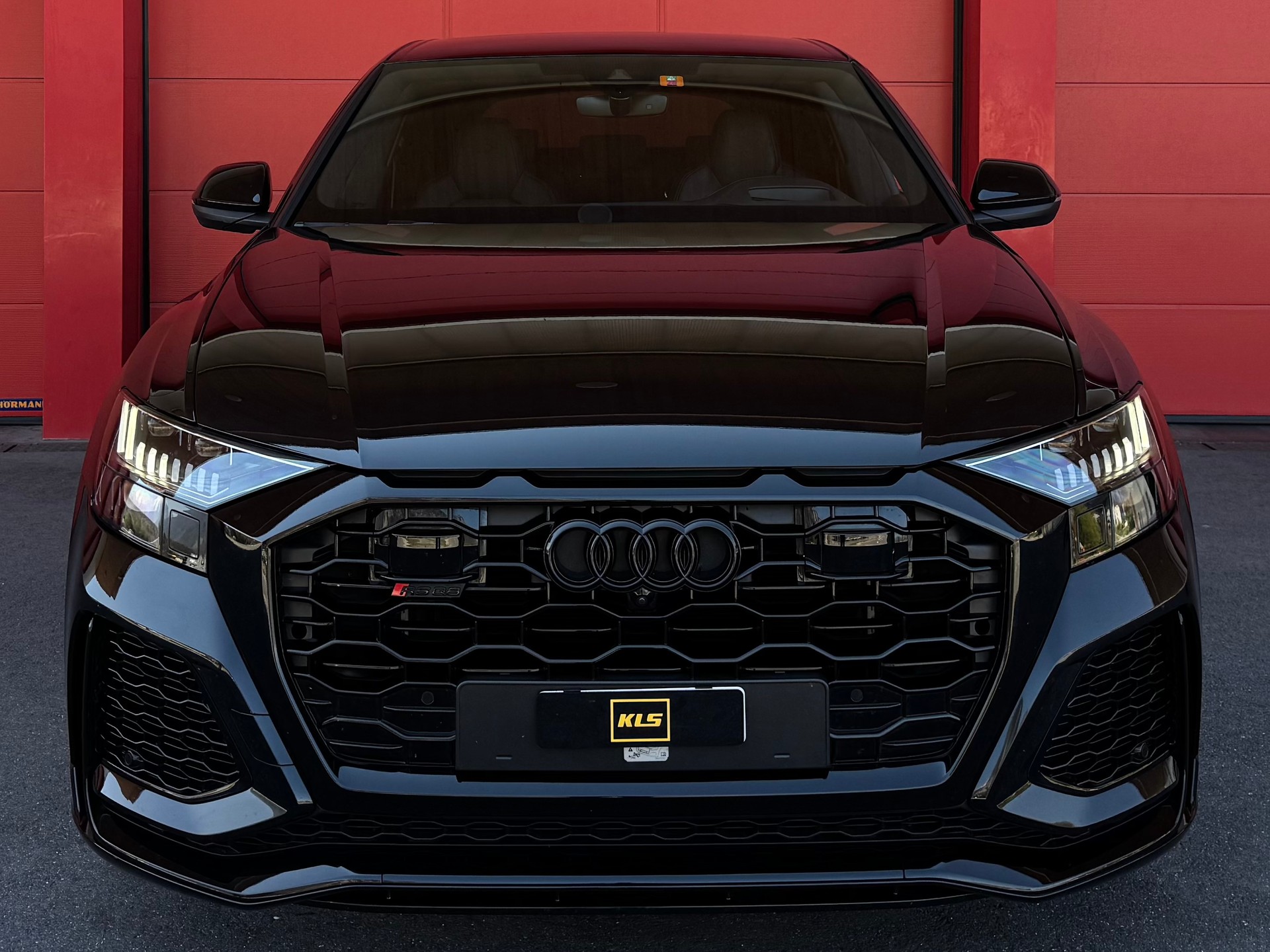 AUDI RSQ8 quattro tiptronic-image-1