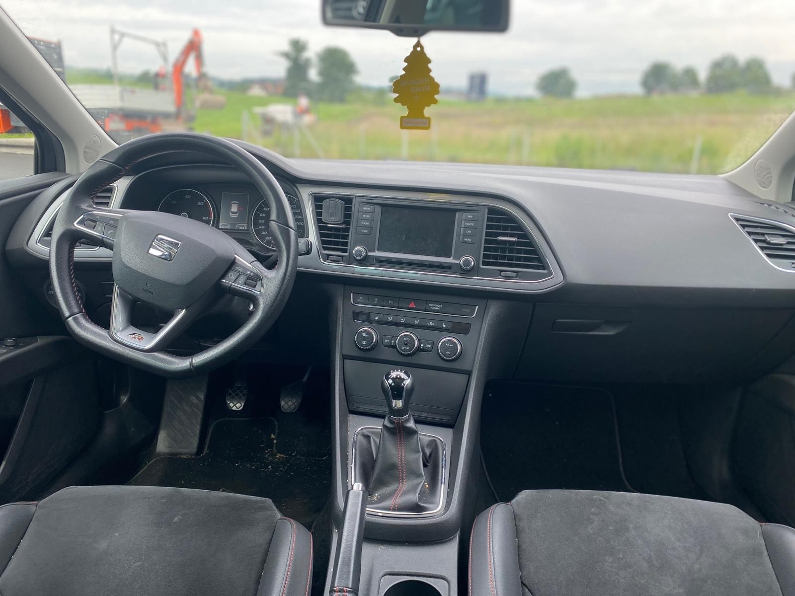 SEAT Leon ST 2.0 TDI FR 4Drive-image-9