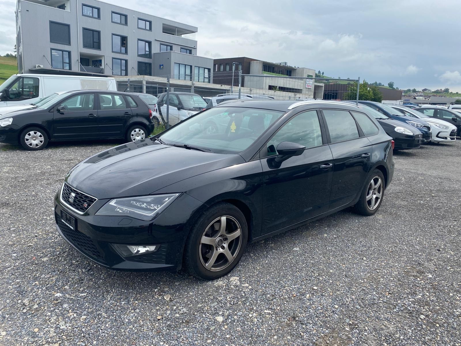 SEAT Leon ST 2.0 TDI FR 4Drive-image-1