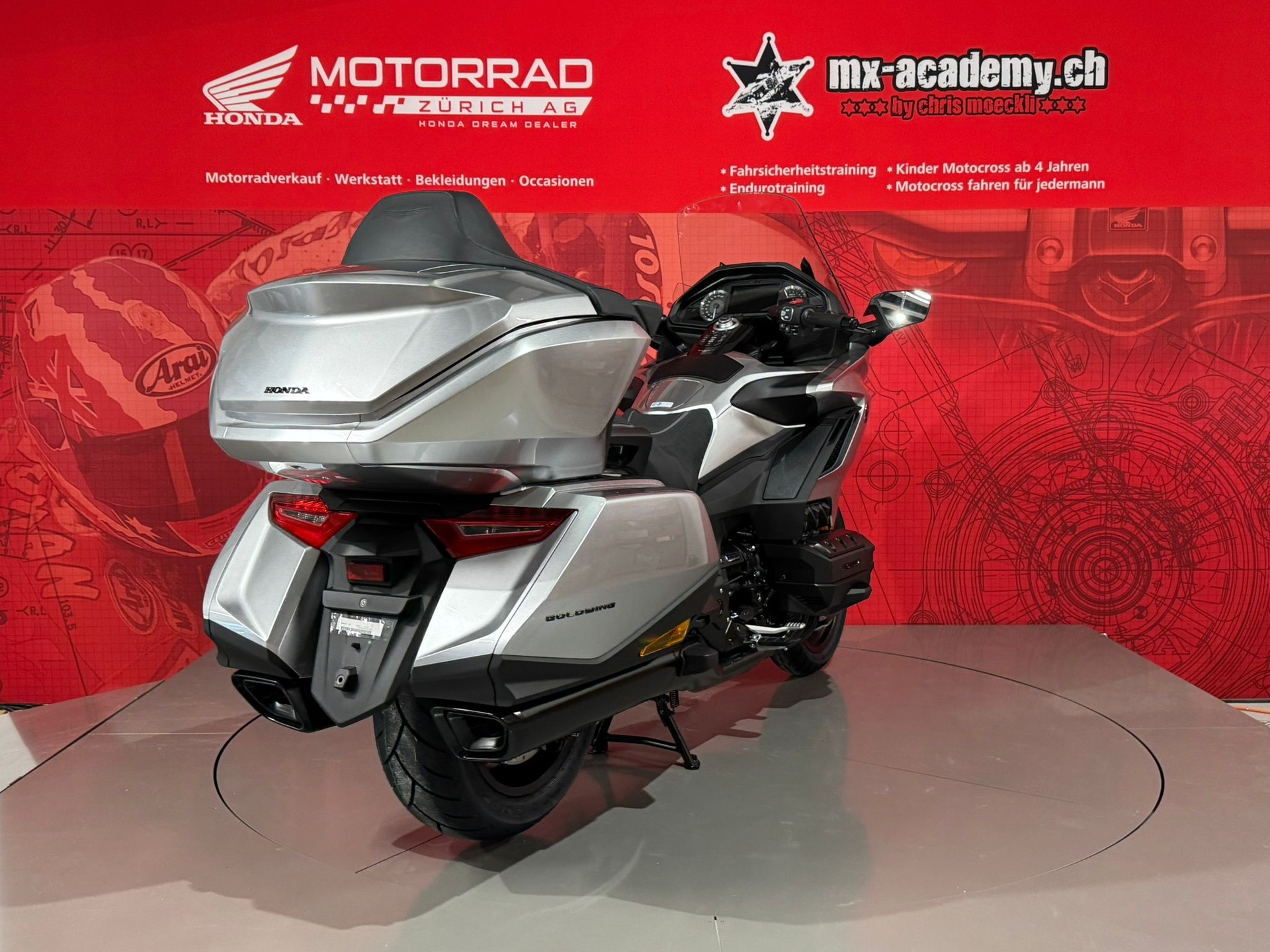 HONDA GL 1800 DA DCT Goldwing *Digital Silver Metallic*-image-5