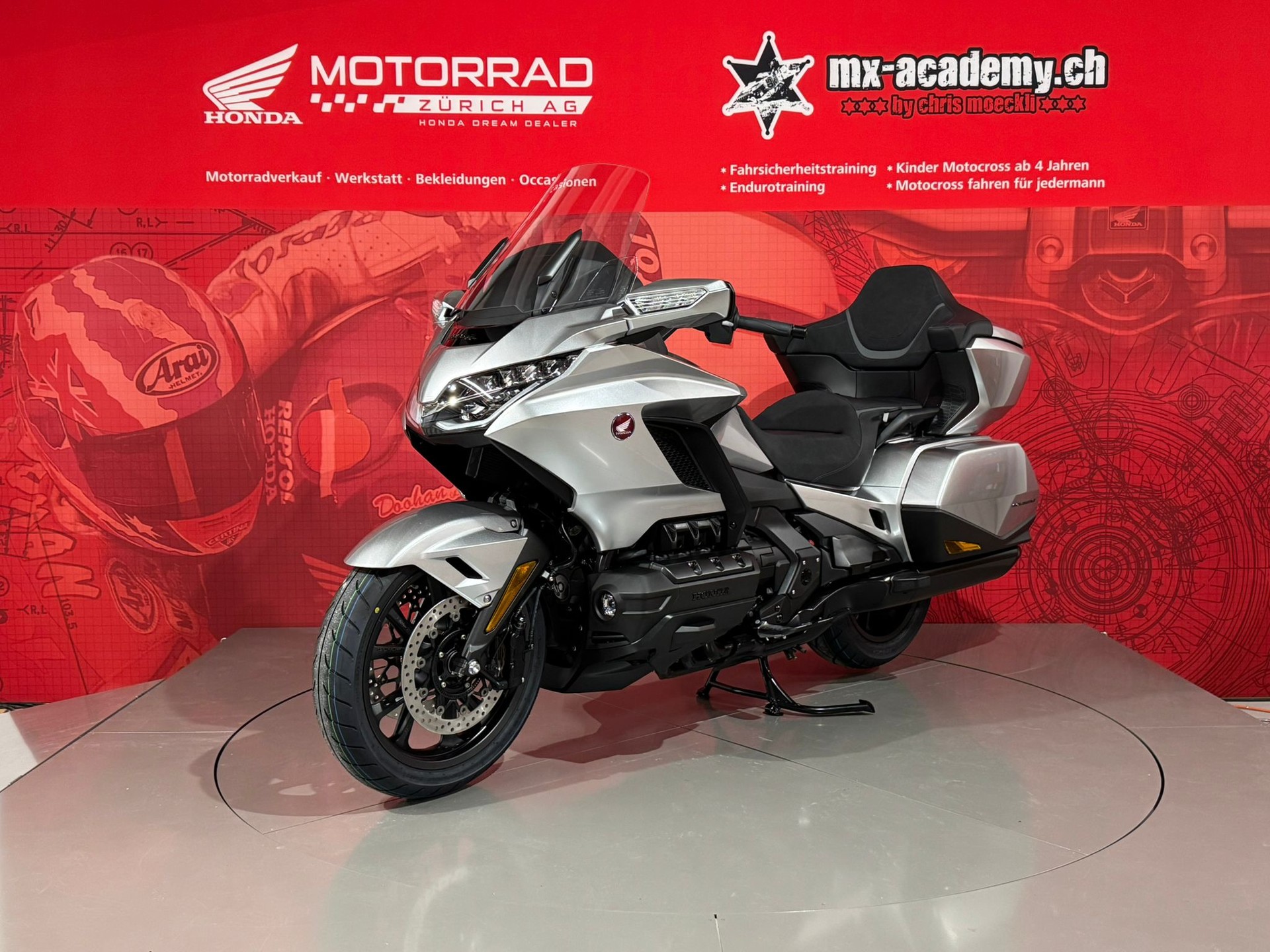 HONDA GL 1800 DA DCT Goldwing *Digital Silver Metallic*-image-8
