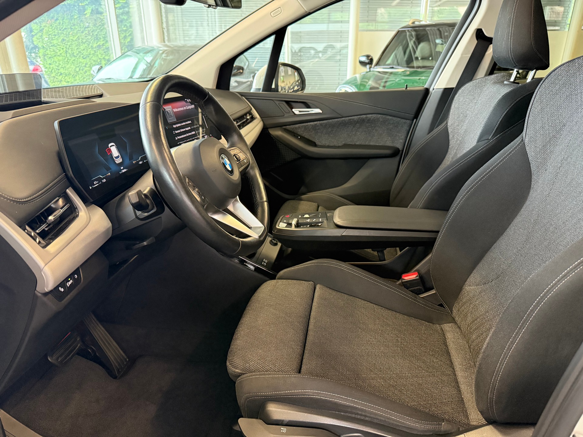 BMW 223d Active Tourer xDrive DKG | CH Swiss | Panorama | Head Up | AHK | Driving Assist PLUS | Innovation | Travel |-image-5