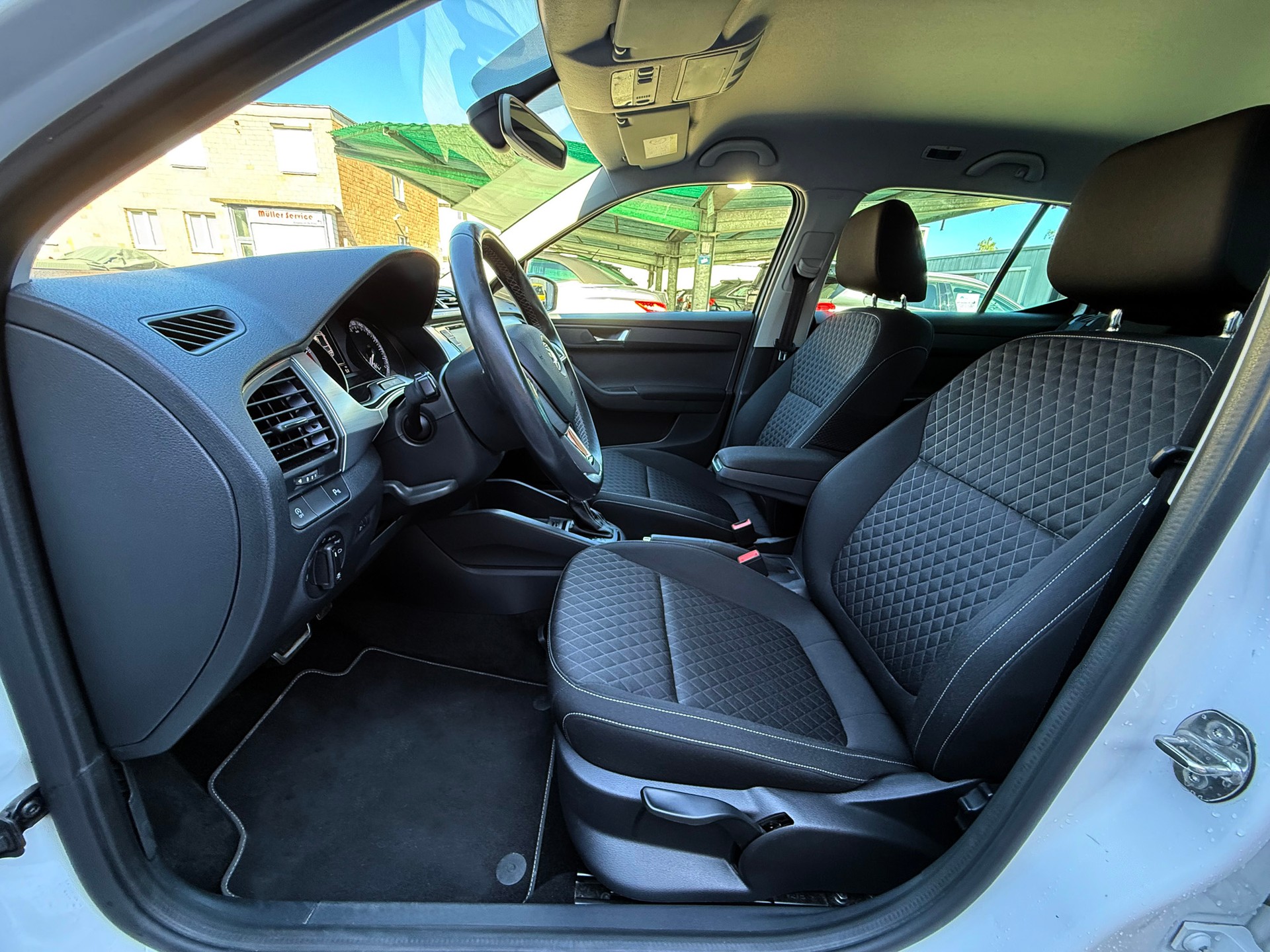 SKODA Fabia 1.2 TSI SWISS EDITION DSG-Automat-image-5