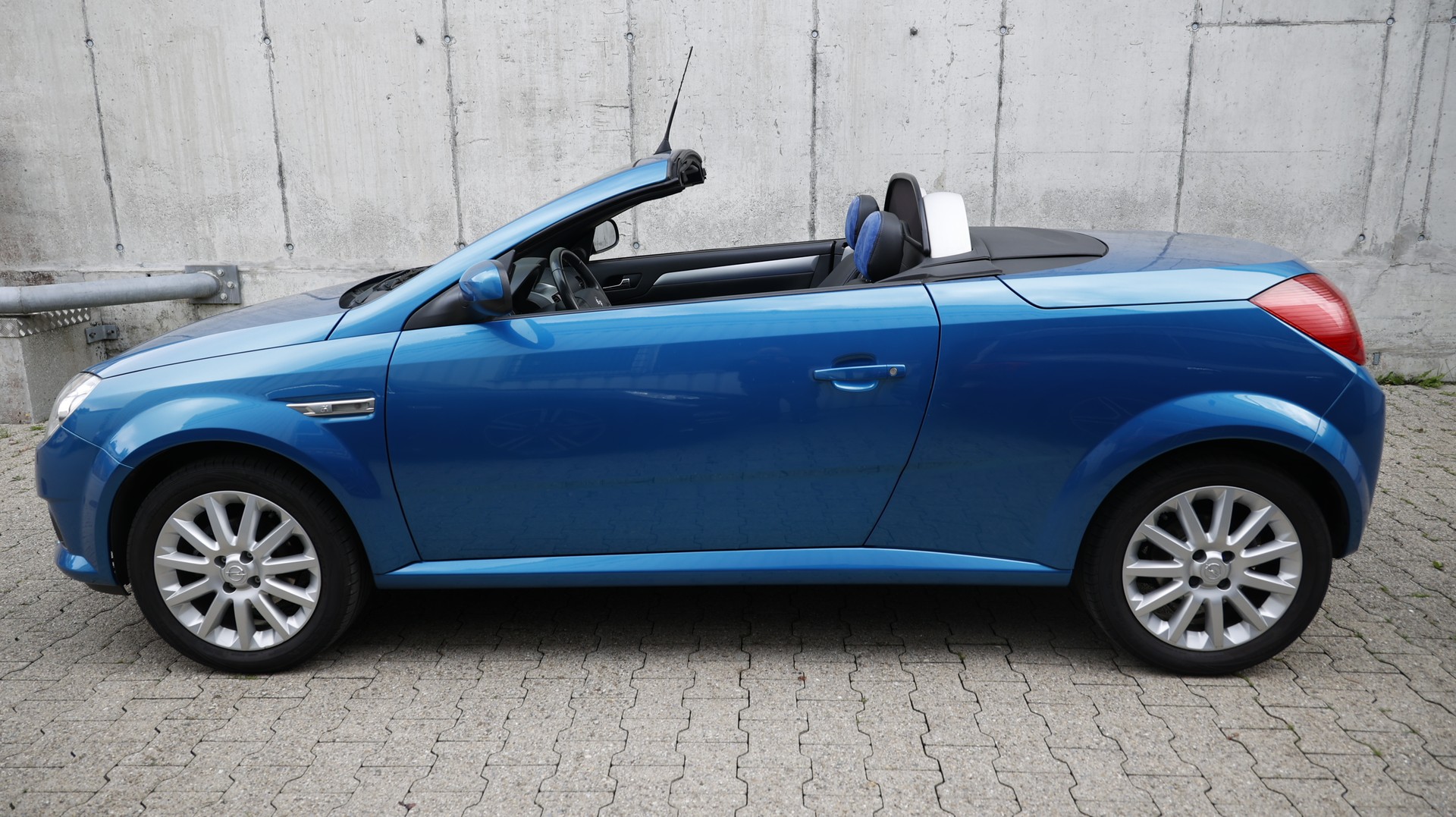 OPEL Tigra 1.8 Sport-image-13