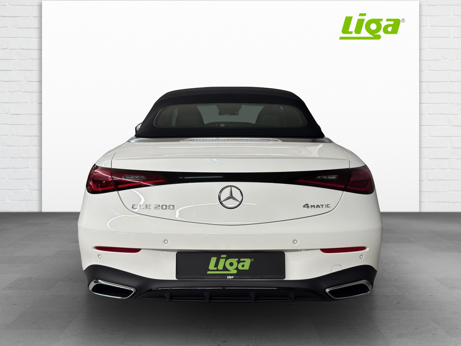 MERCEDES-BENZ CLE 200 AMG Line 4Matic Cabriolet-image-4