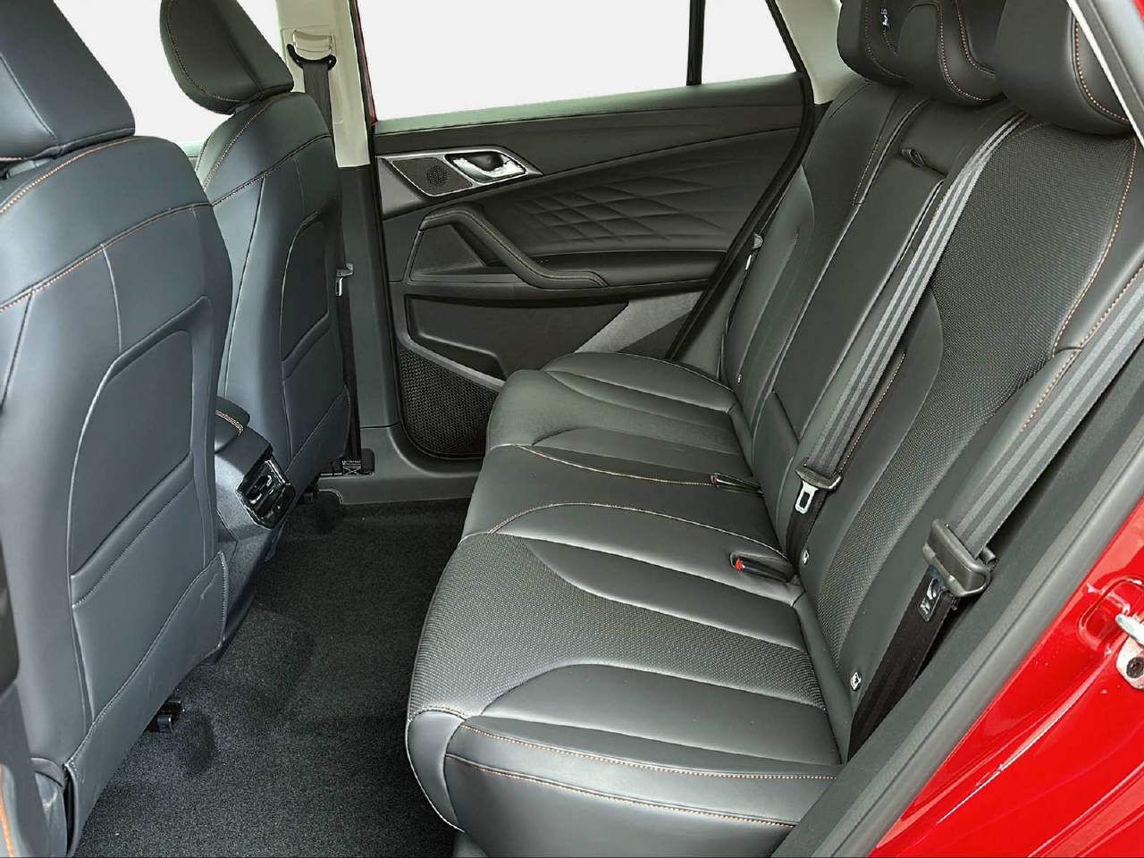 MG HS 1.5 Vti-Tech Luxury-image-12
