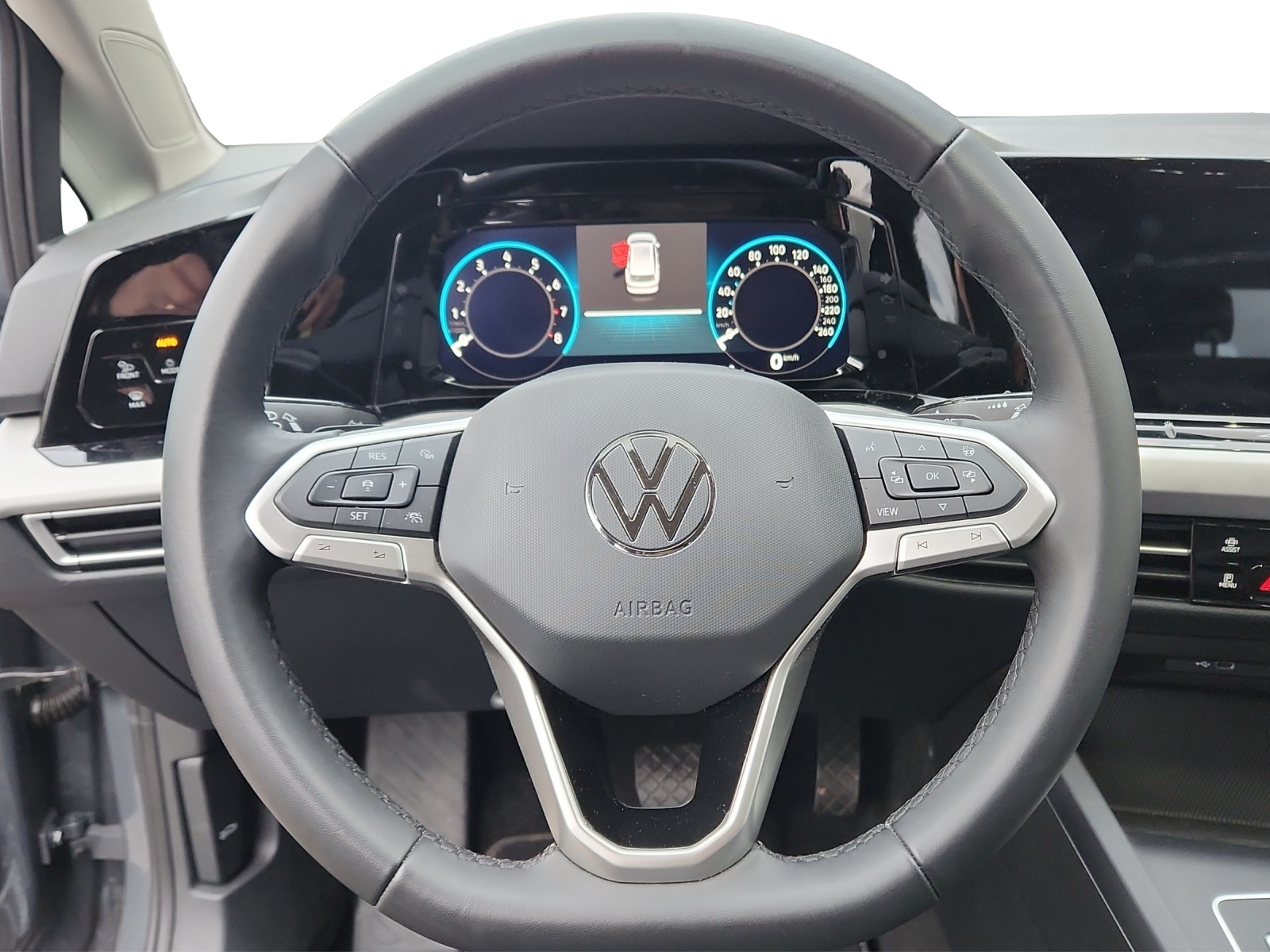 VW Golf Variant 1.5 eTSI mHEV Life-image-9