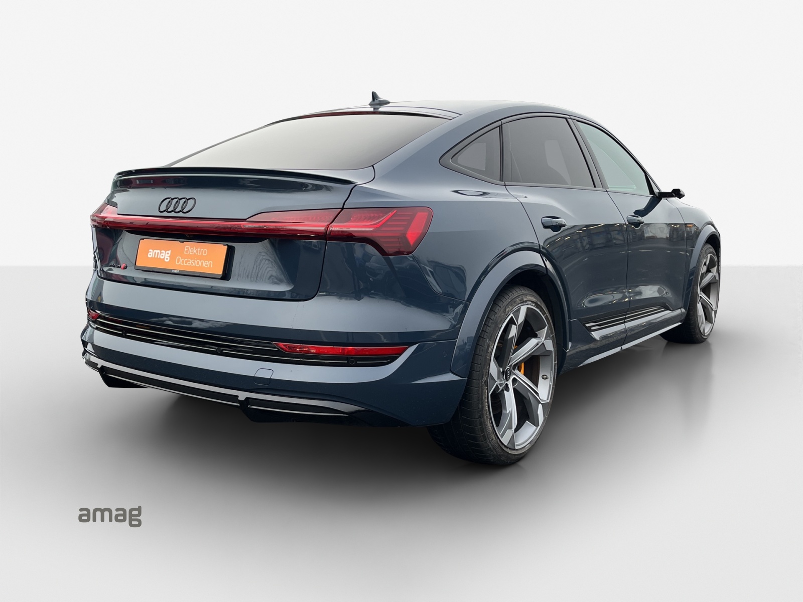 AUDI e-tron S Sportback quattro-image-5
