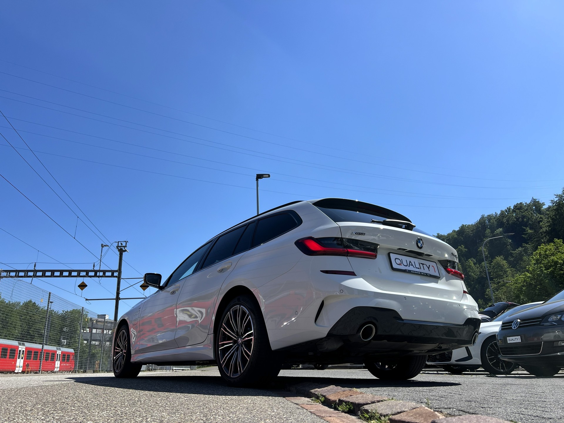 BMW 320e xDrive Touring M Sport Steptronic-image-9
