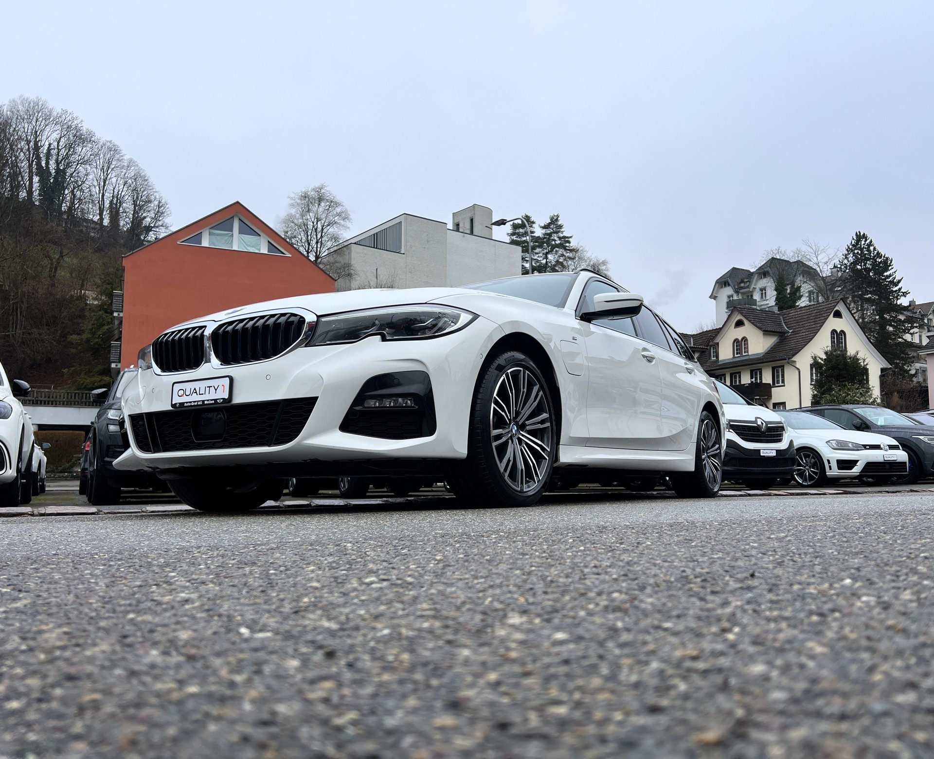 BMW 320e xDrive Touring M Sport Steptronic-image-8