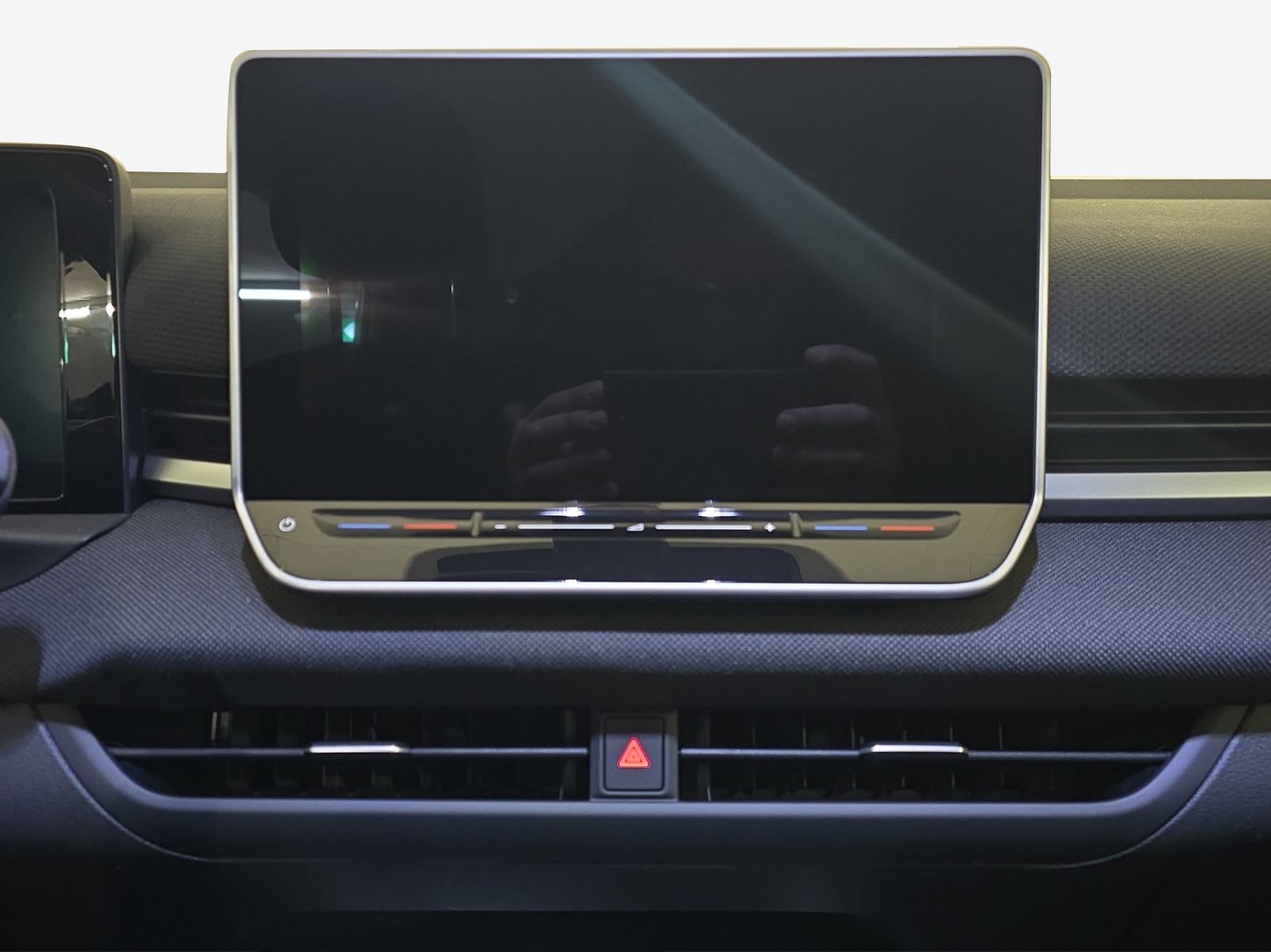 VW T-Roc 1.5 eTSI mHEV Trend DSG-image-10