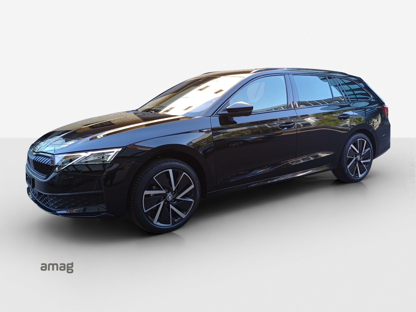 SKODA Octavia Combi 1.5 TSI mHEV DSG Sport Line-image-0