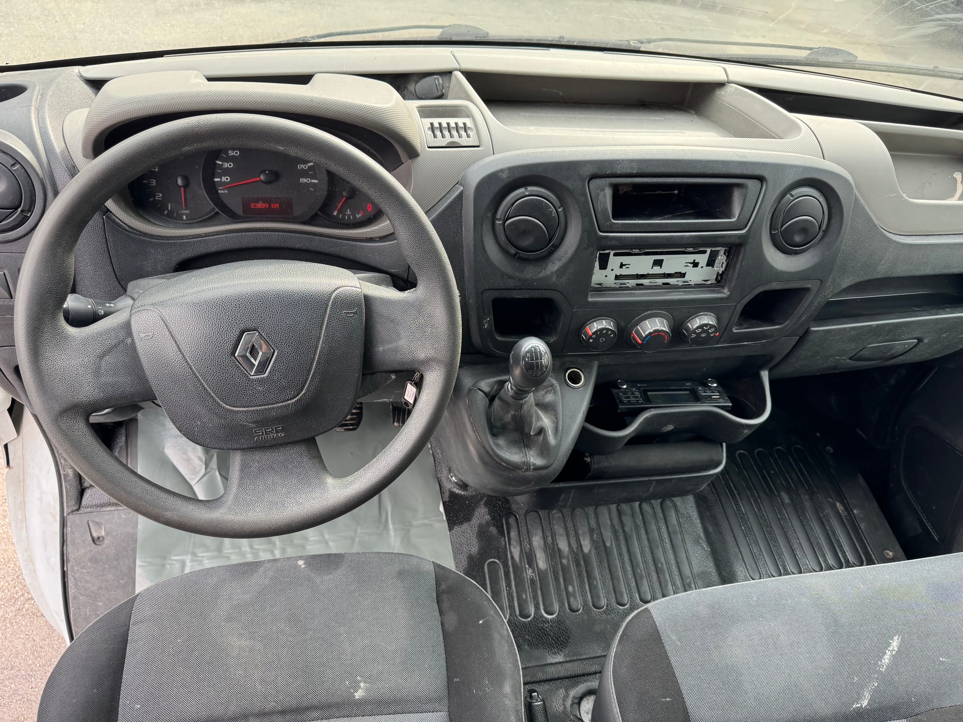 RENAULT Master T28 2.3dCi L1H1-image-11