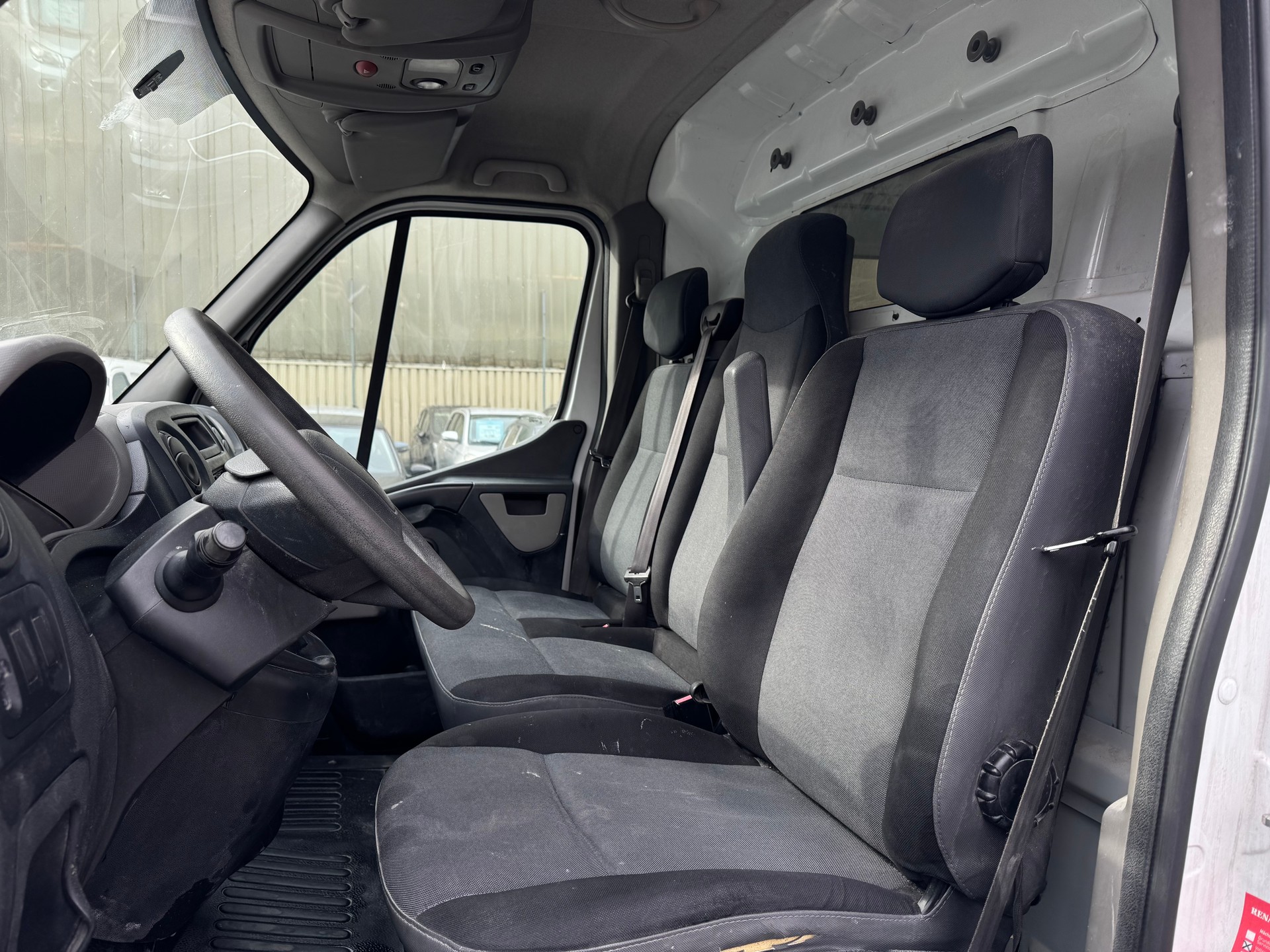 RENAULT Master T28 2.3dCi L1H1-image-10