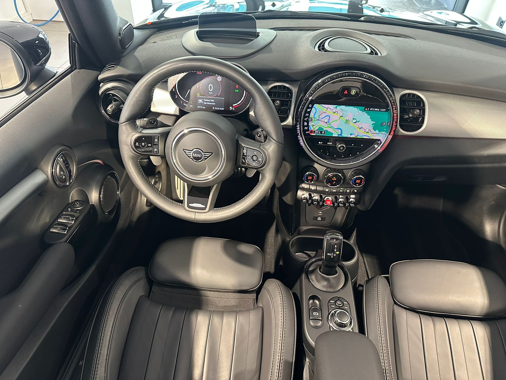 MINI Cooper JCW Cabrio Steptr.-image-8