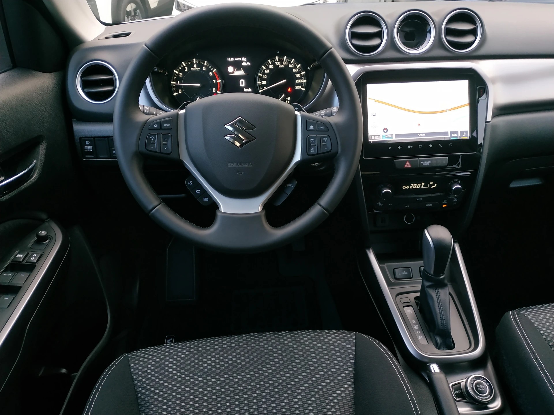 SUZUKI Vitara 1.4 Boosterjet Compact + 4x4 Hybrid Automatic-image-10