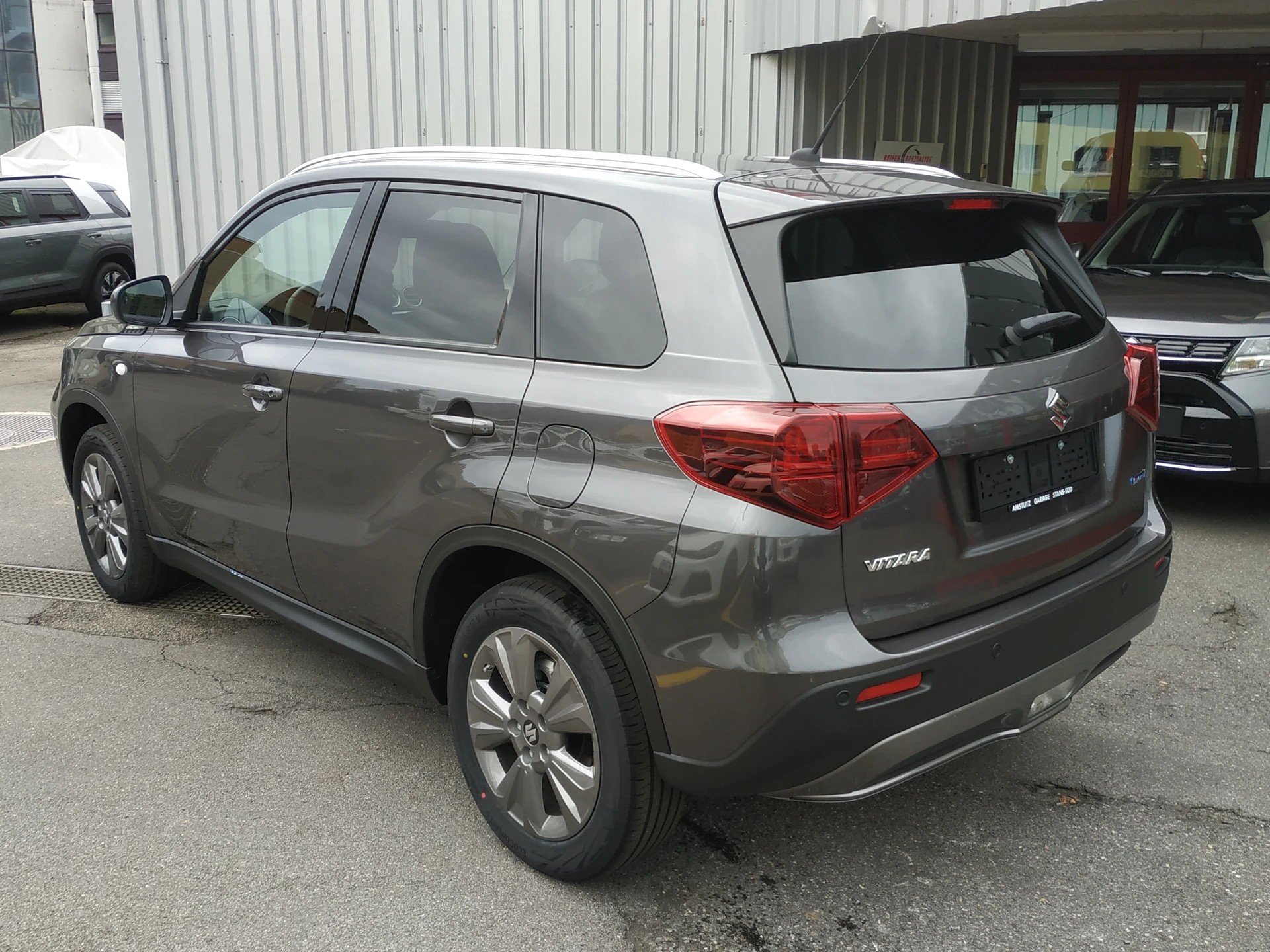 SUZUKI Vitara 1.4 Boosterjet Compact + 4x4 Hybrid Automatic-image-4