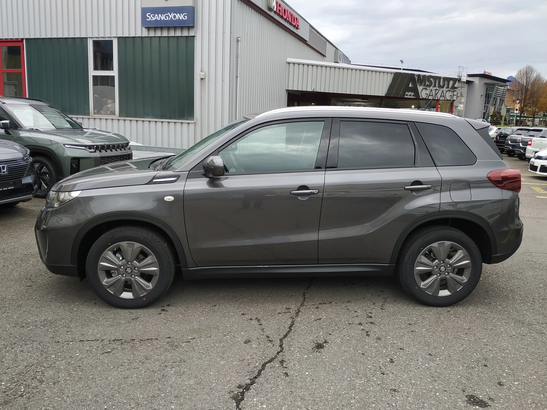 SUZUKI Vitara 1.4 Boosterjet Compact + 4x4 Hybrid Automatic-image-7