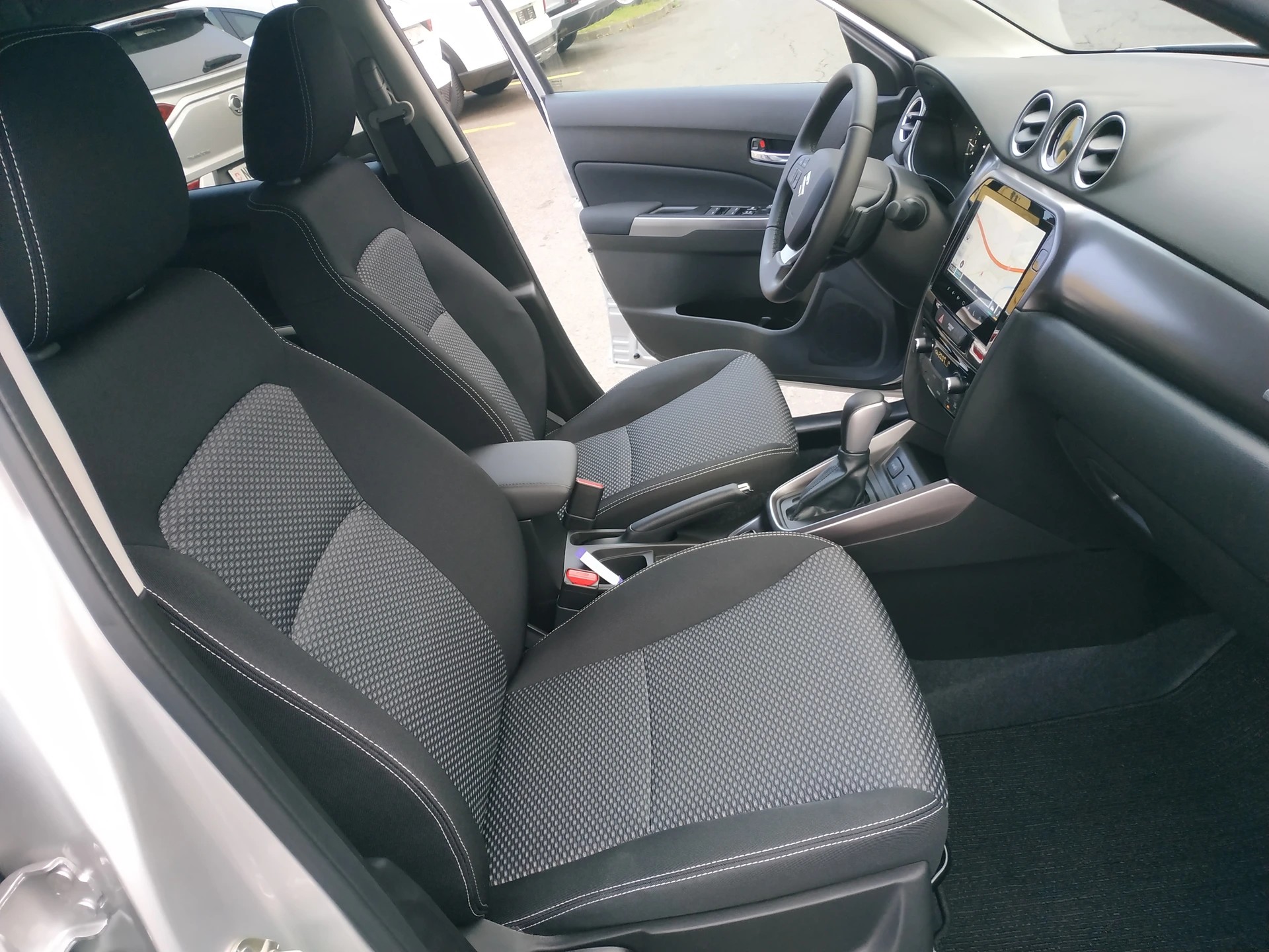 SUZUKI Vitara 1.4 Boosterjet Compact + 4x4 Hybrid Automatic-image-13