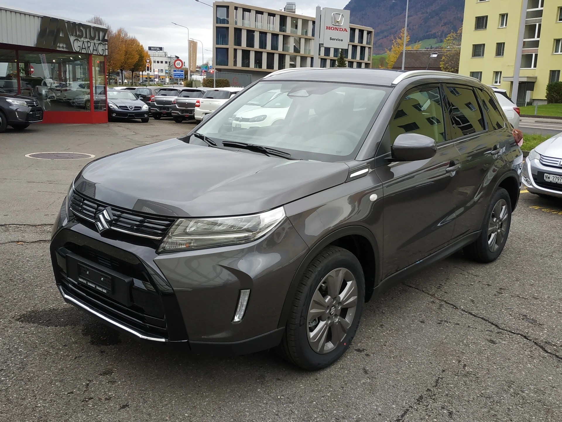 SUZUKI Vitara 1.4 Boosterjet Compact + 4x4 Hybrid Automatic-image-2