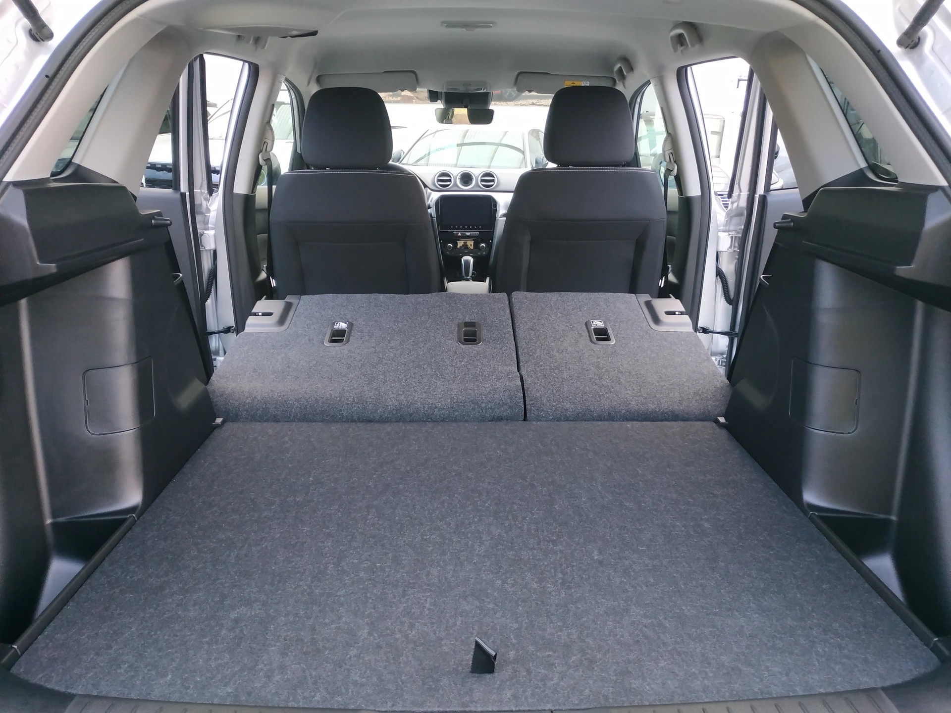 SUZUKI Vitara 1.4 Boosterjet Compact + 4x4 Hybrid Automatic-image-19