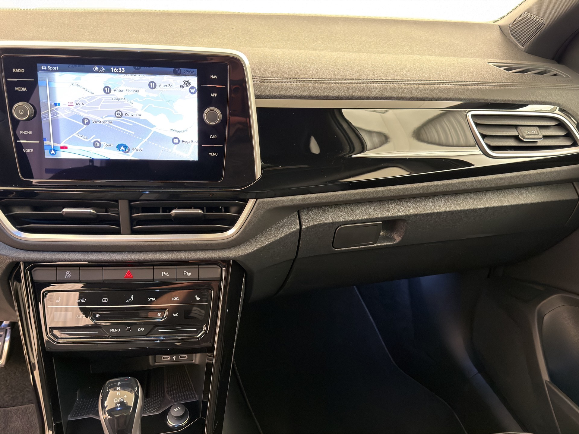 VW T-Roc 2.0 TSI R-Line DSG 4motion-image-7