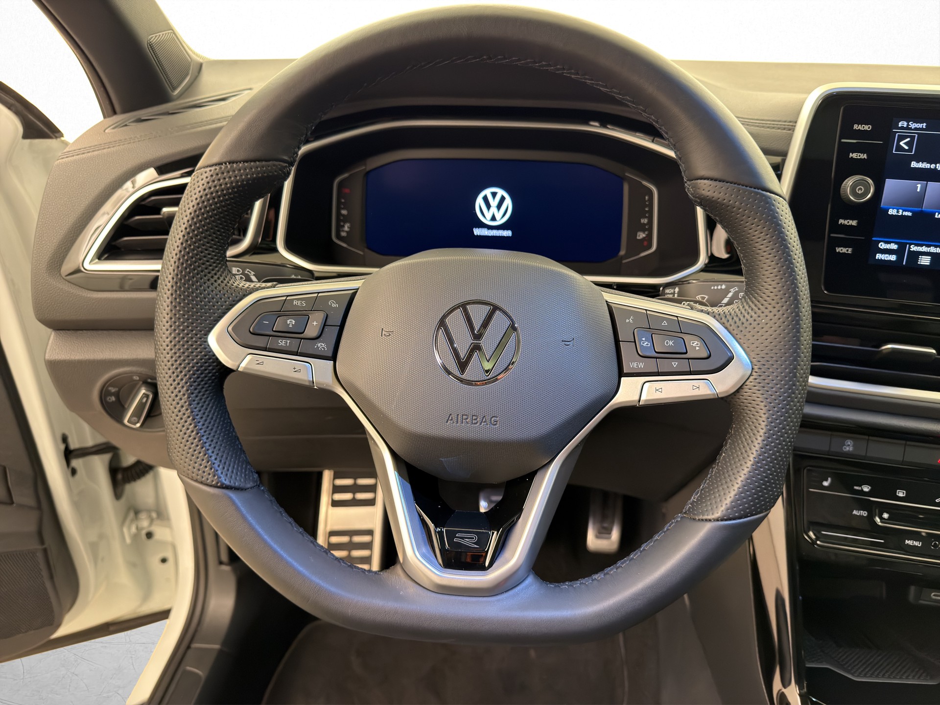 VW T-Roc 2.0 TSI R-Line DSG 4motion-image-5
