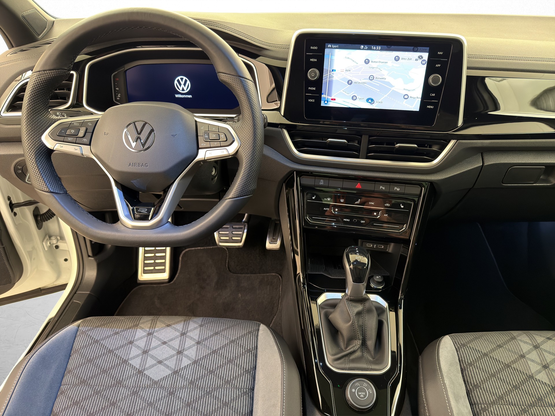 VW T-Roc 2.0 TSI R-Line DSG 4motion-image-6