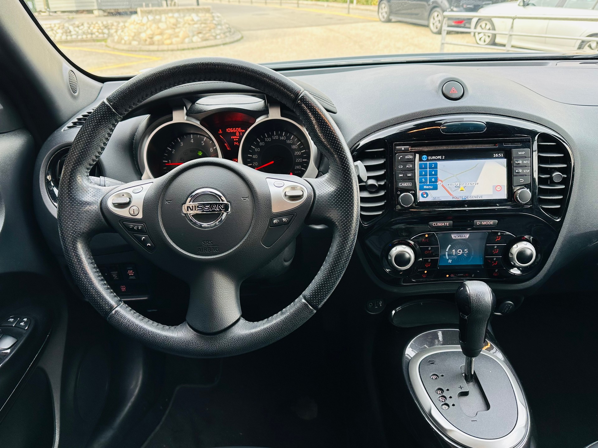 NISSAN Juke 1.6 DIG-T N-Connecta 4x4 Xtronic M-CVT-image-15