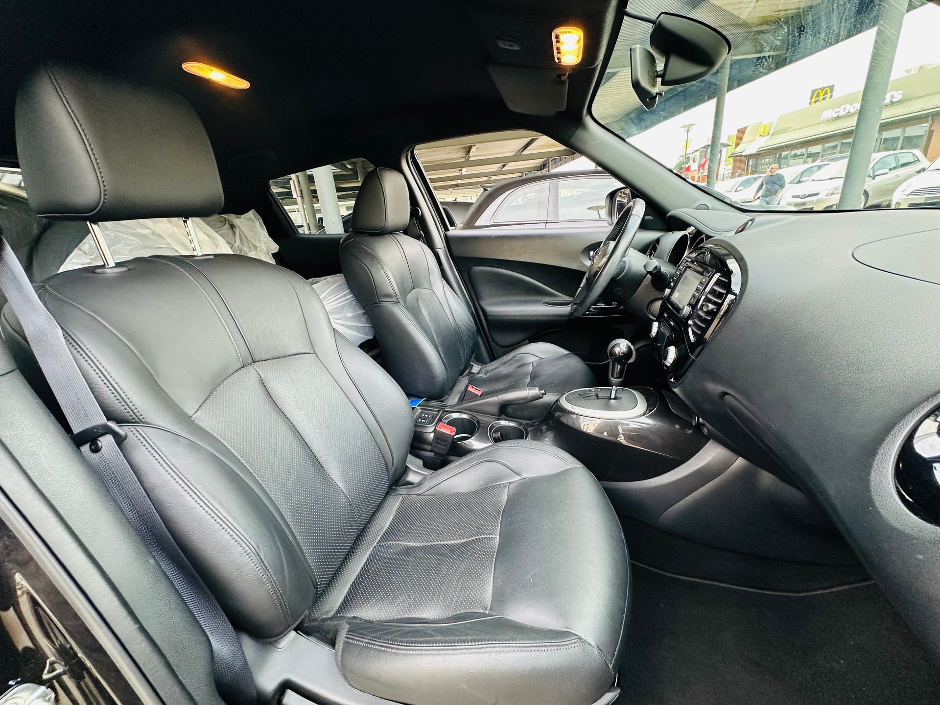 NISSAN Juke 1.6 DIG-T N-Connecta 4x4 Xtronic M-CVT-image-14