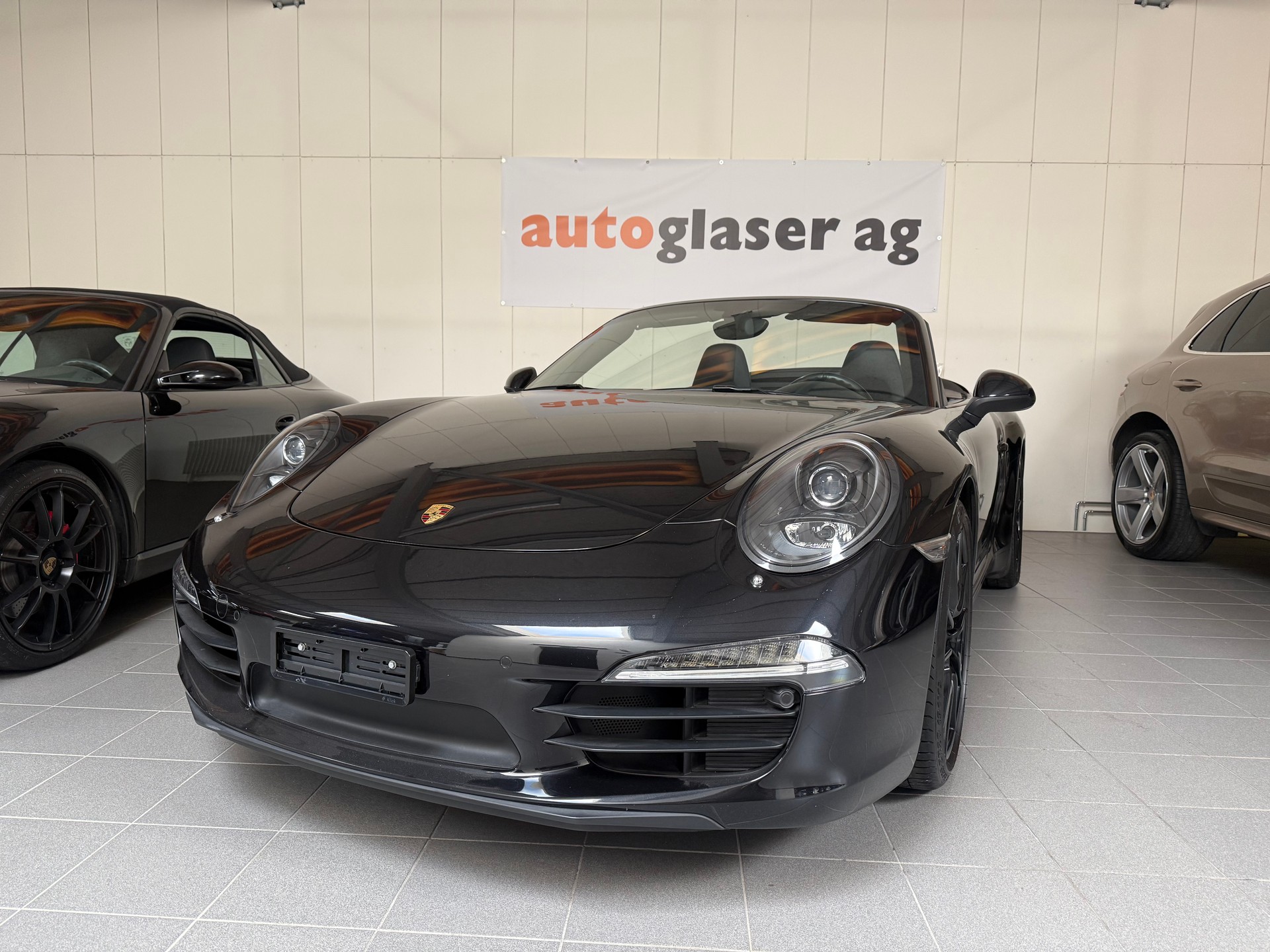 PORSCHE 911 Cabrio Carrera PDK-showroom-element-1