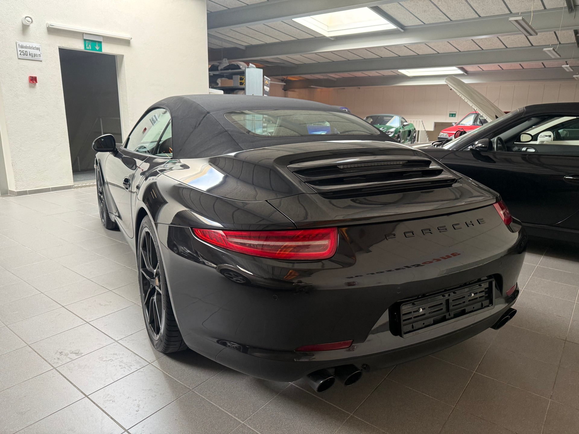 PORSCHE 911 Cabrio Carrera PDK-image-18