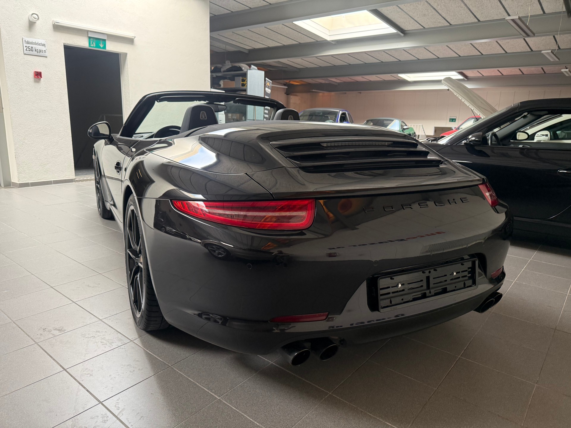 PORSCHE 911 Cabrio Carrera PDK-image-7