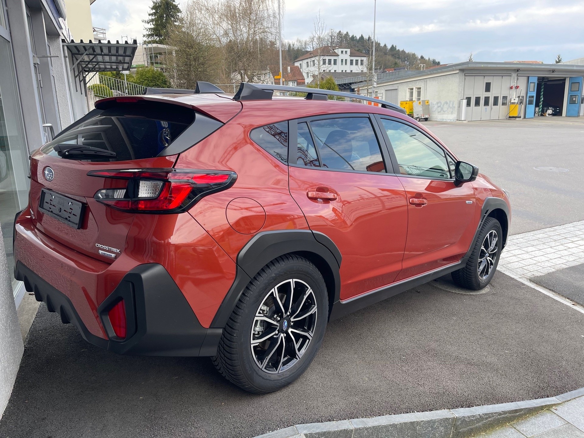 SUBARU Crosstrek 2.0 e-Boxer Swiss Plus AWD Lineartronic-image-1