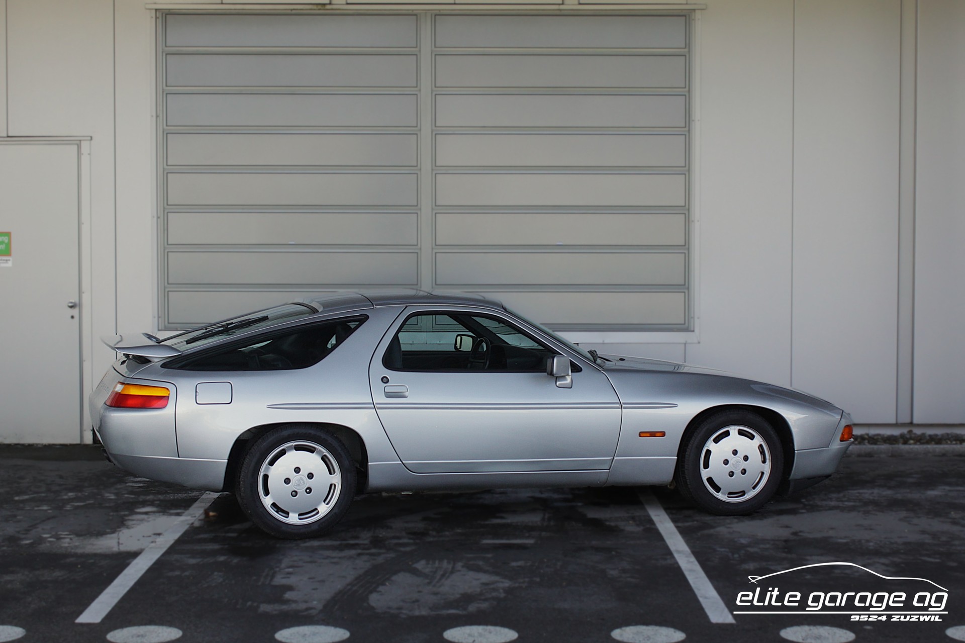 PORSCHE 928 S4-image-4