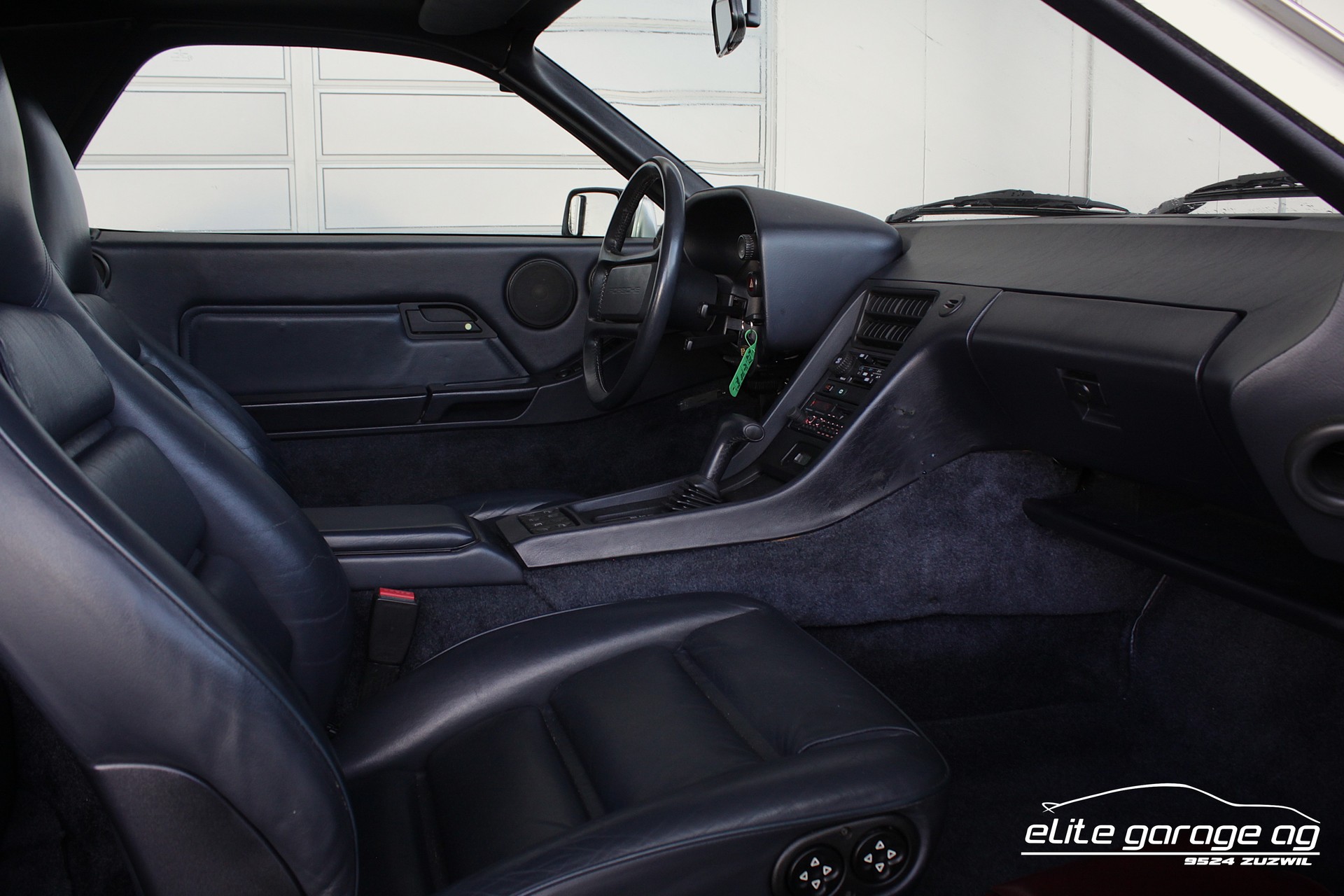 PORSCHE 928 S4-image-15