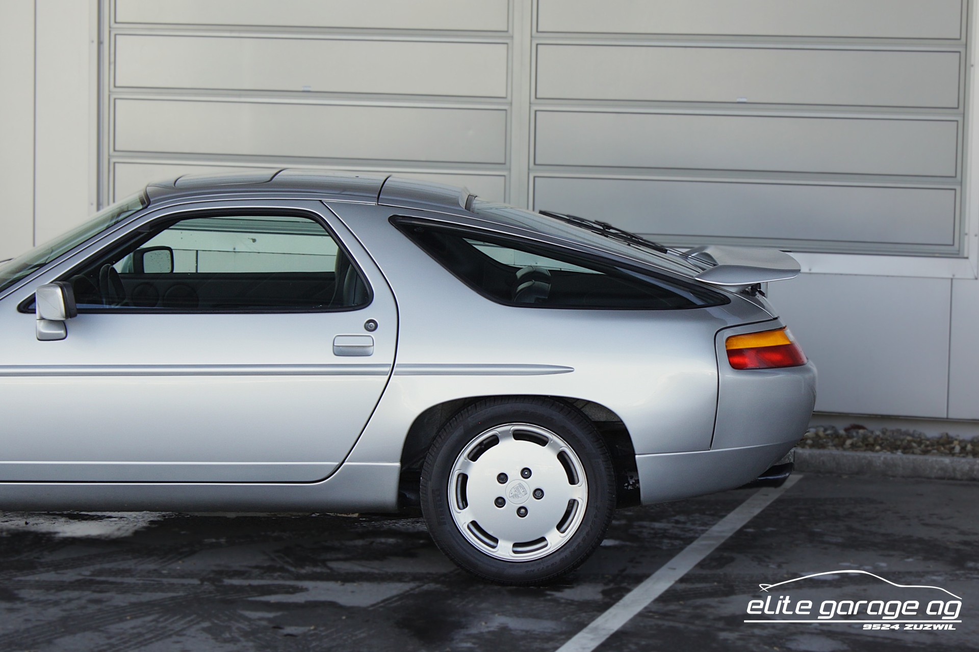 PORSCHE 928 S4-image-12