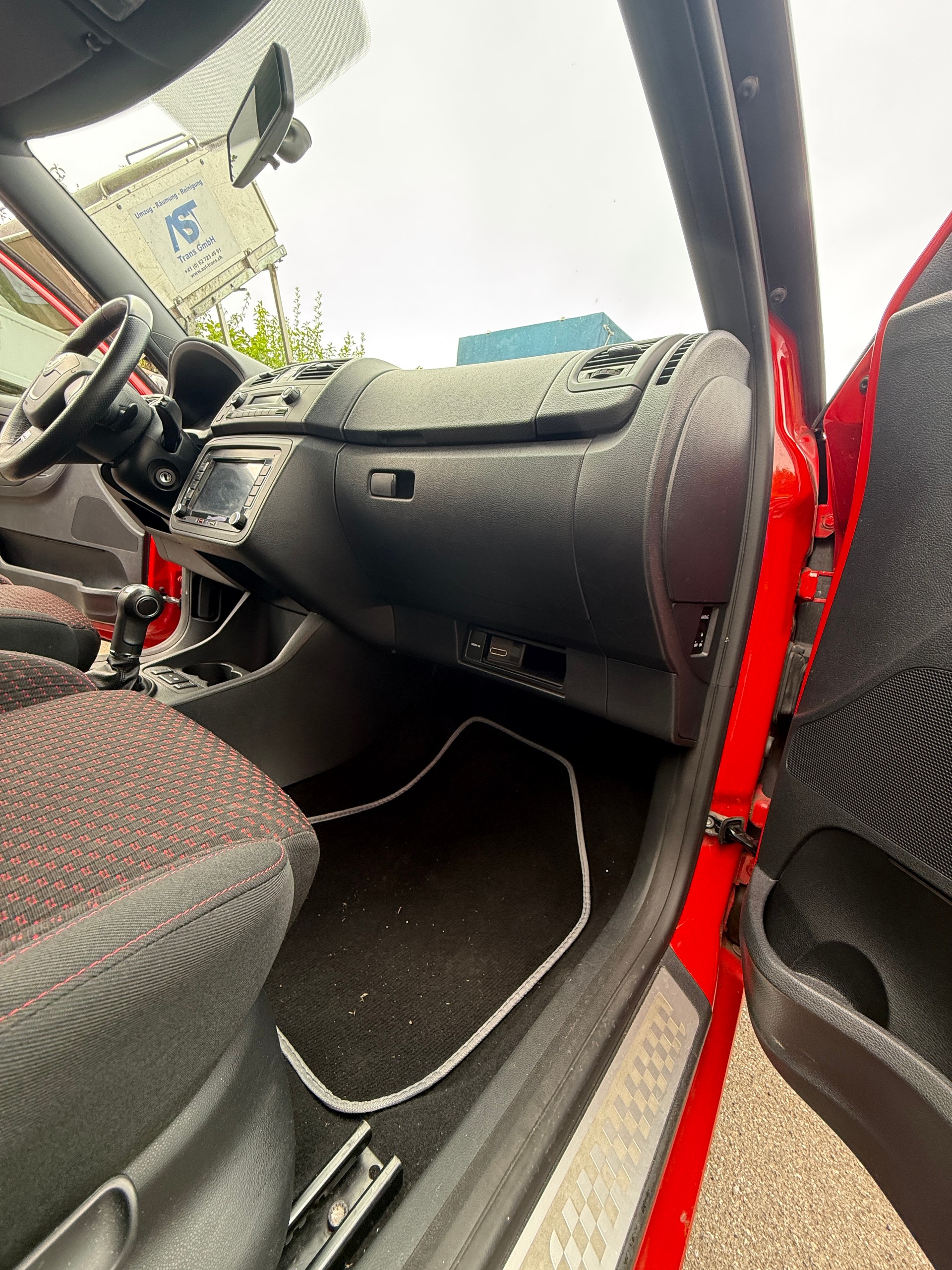 SKODA Fabia 1.4 TSI RS DSG-image-15