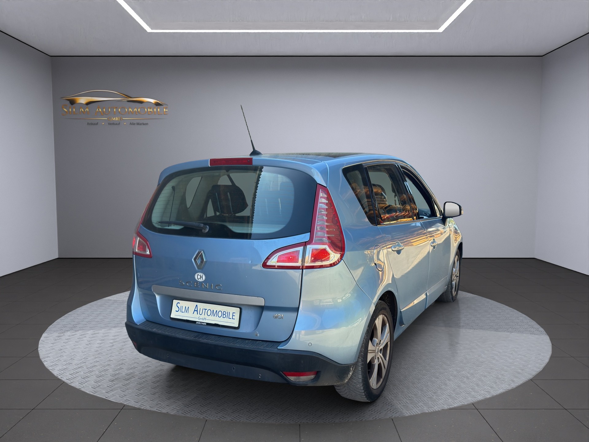 RENAULT Scénic 2.0 dCi Privilège-showroom-element-3