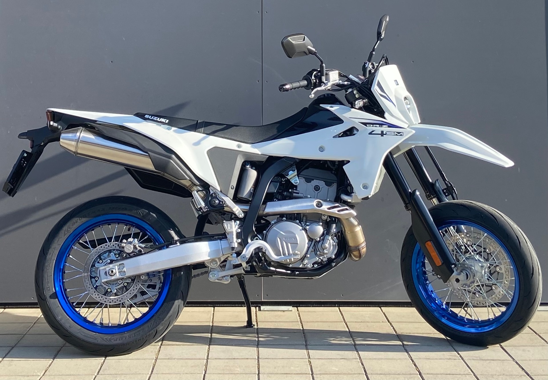 SUZUKI SM-showroom-element-2
