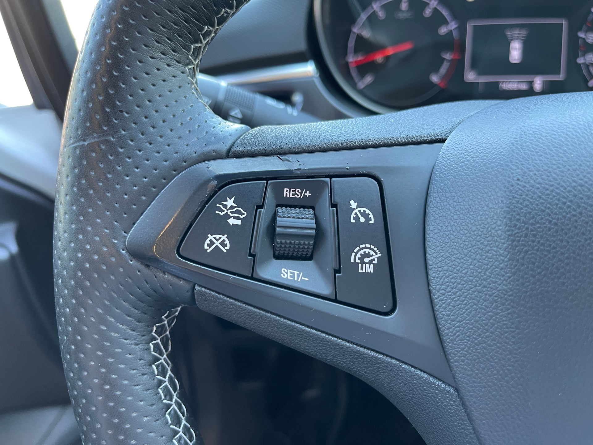 OPEL Corsa 1.6 Turbo OPC-image-9