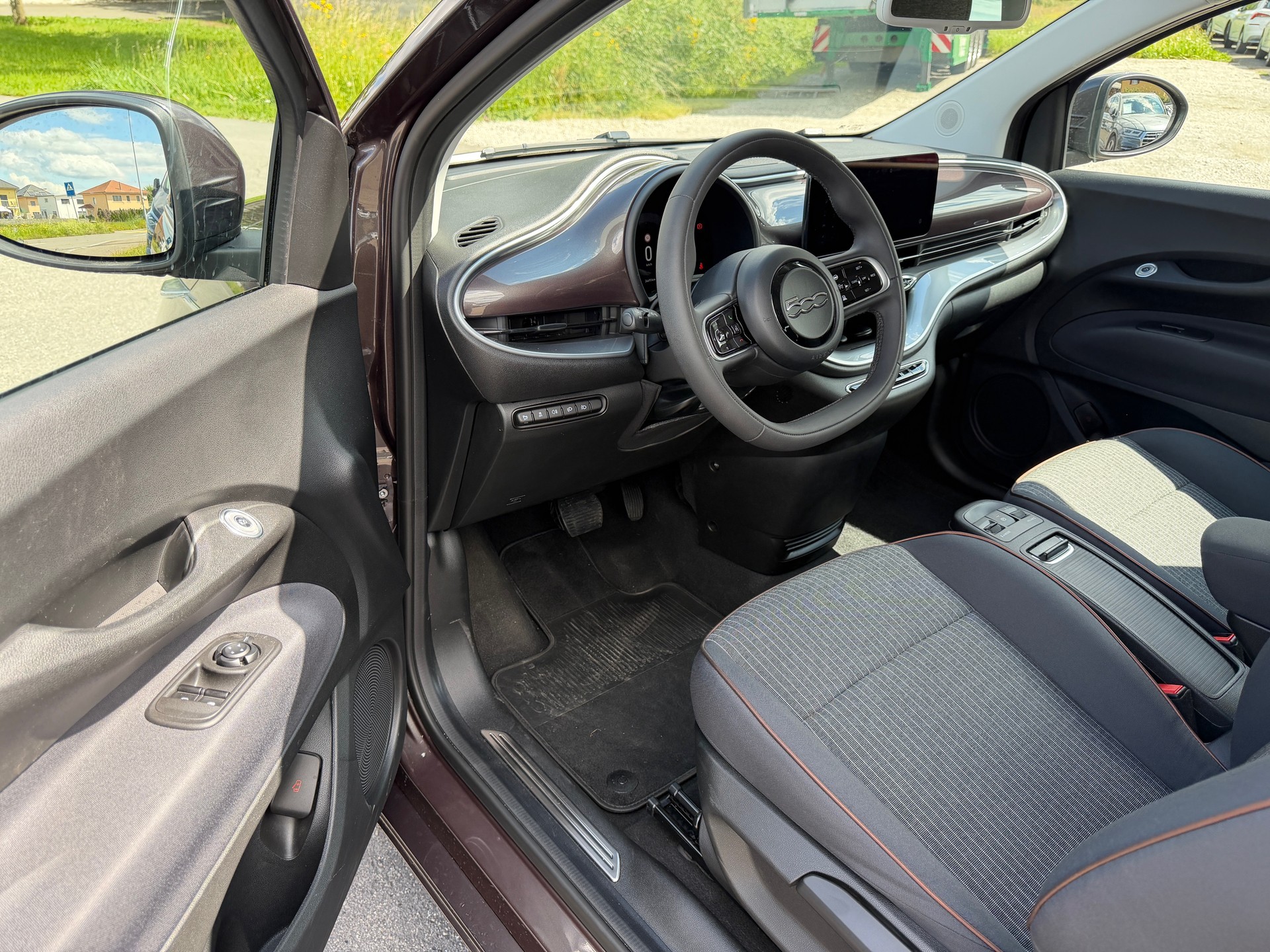 FIAT 500 electric 87 kW Icon-image-6