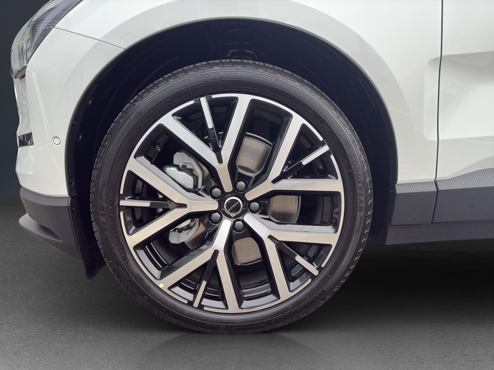 VOLVO EX30 E60 69kWh Twin Ultra-image-22