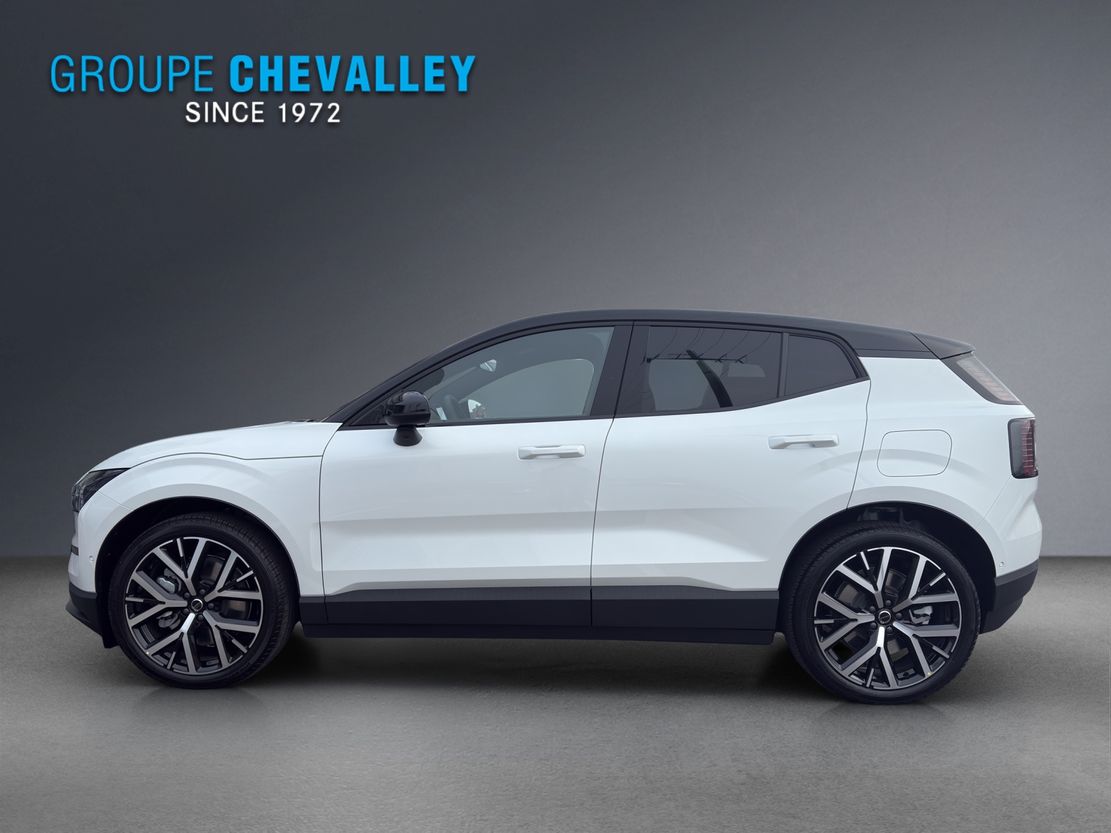VOLVO EX30 E60 69kWh Twin Ultra-image-2