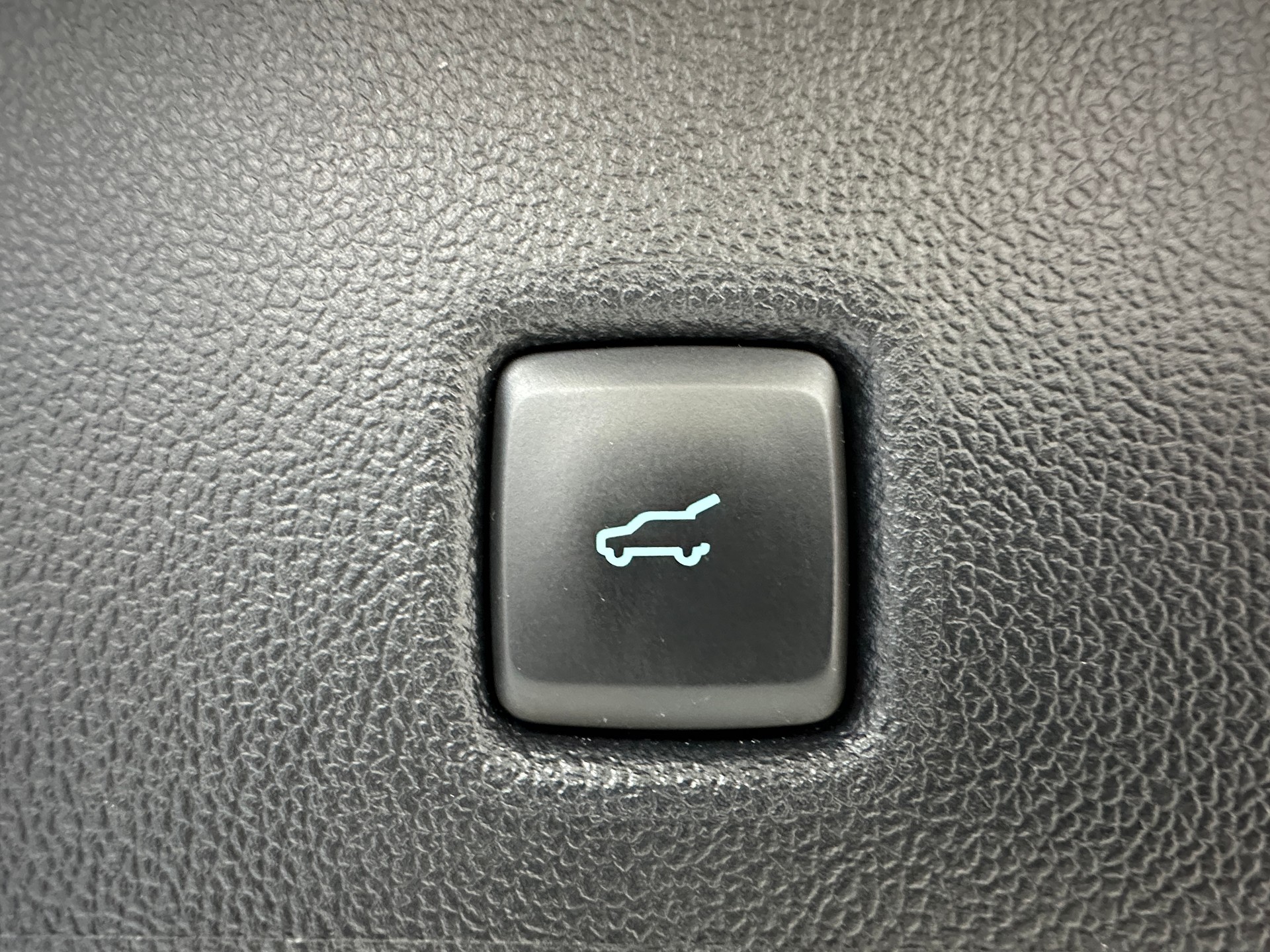 FORD Kuga 2.5 FHEV ST-Line X 4WD-image-12