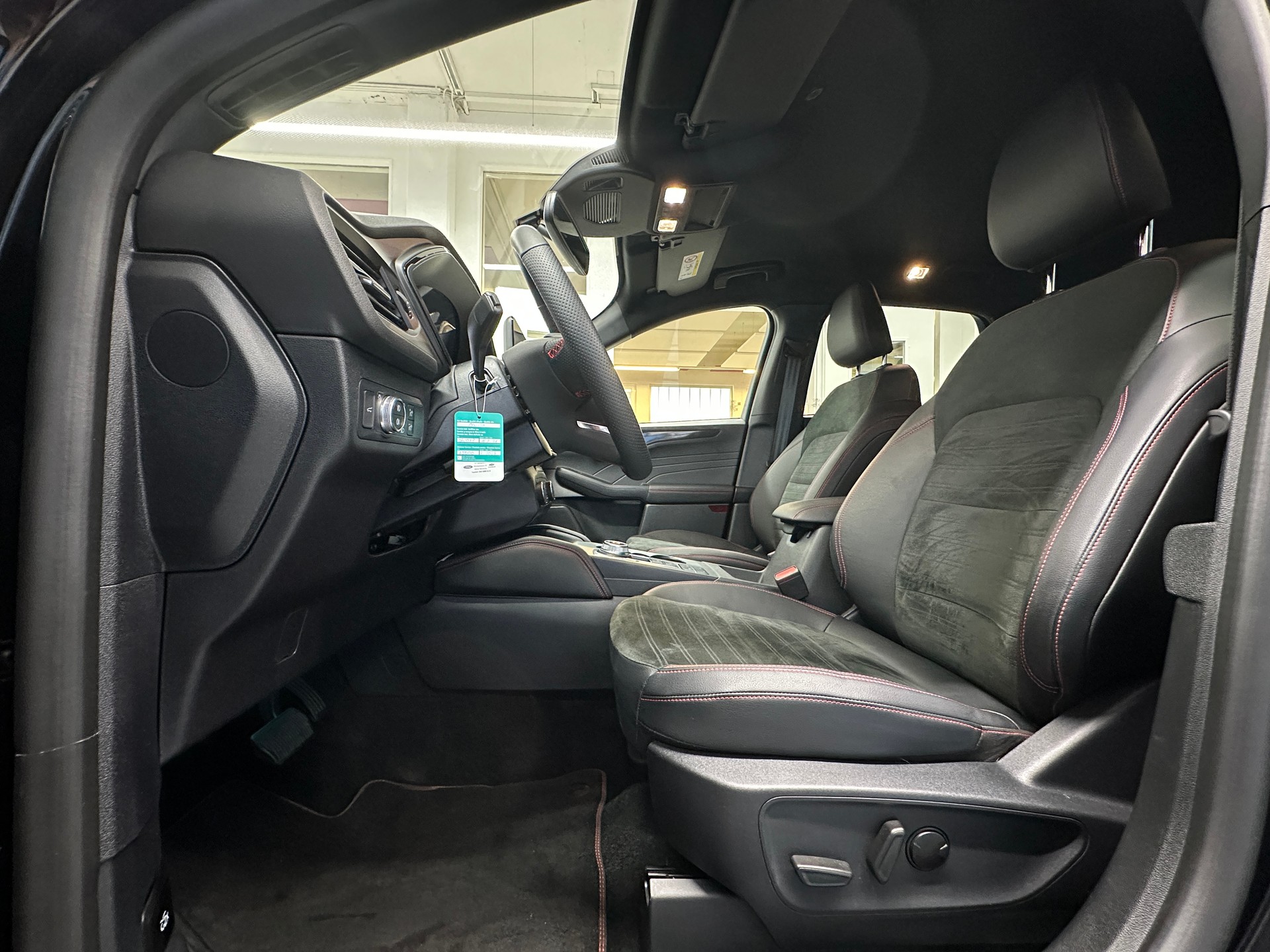 FORD Kuga 2.5 FHEV ST-Line X 4WD-image-7
